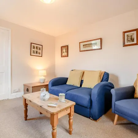 1 Arguments Yard بيت للعطل ويتبي